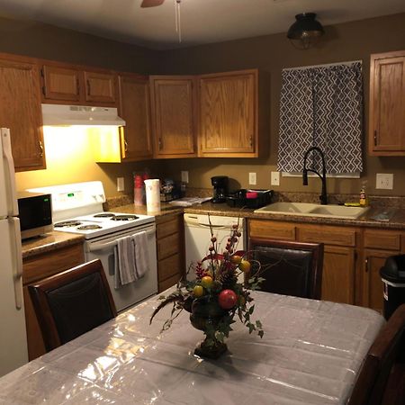 Entire Townhome Available Near Nice Park Library And Shopping ウィンストン・セーラム エクステリア 写真
